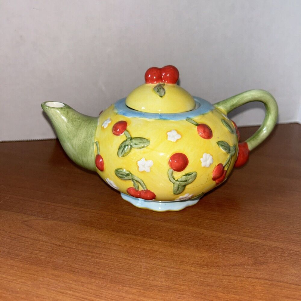 Oneida Teapot w/ Lid  Country Bouquet Cherries